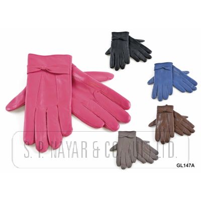 COLOURED LEATHER GLOVE WITH BOW .